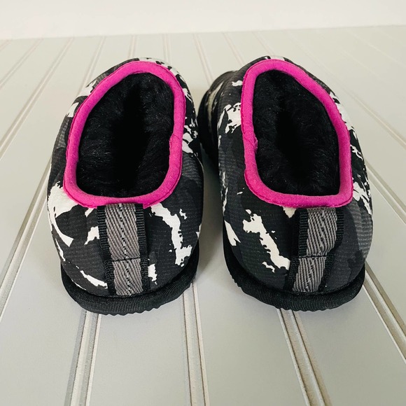 Sorel Women's Black and Pink Slippers GUC - Picture 5 of 14